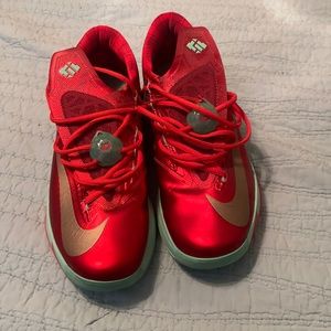 Nike KD 6s Christmas edition. Barely worn. Like new. Size 12